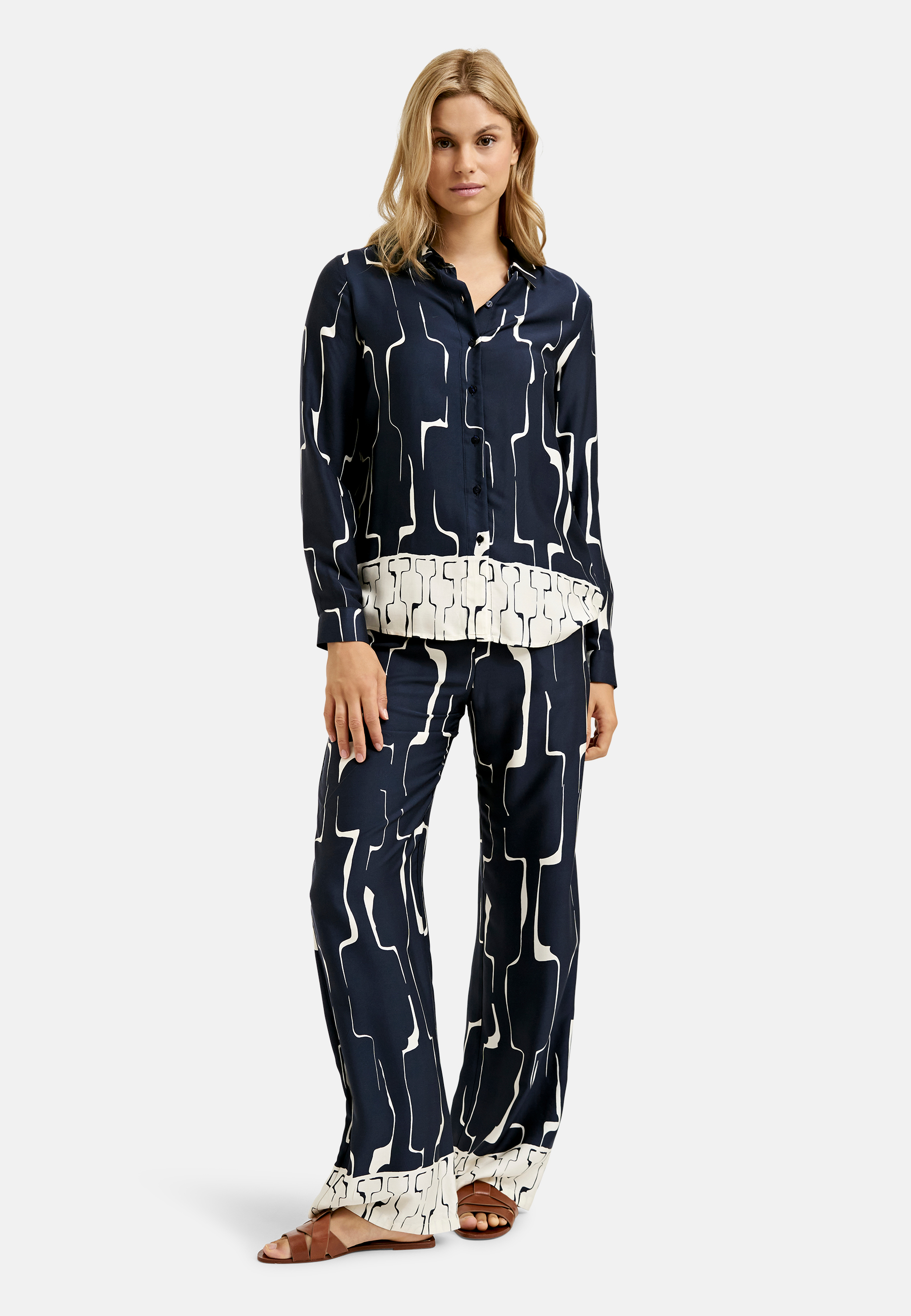 Blouse w collar and placket + 1/1 sleeves