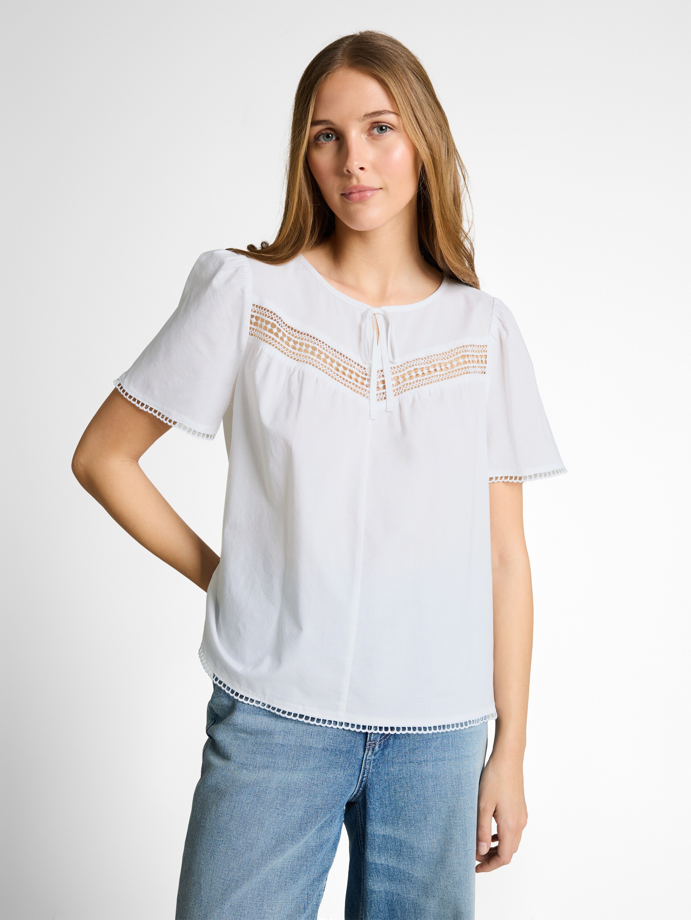 Bluse mit Häkel-Details