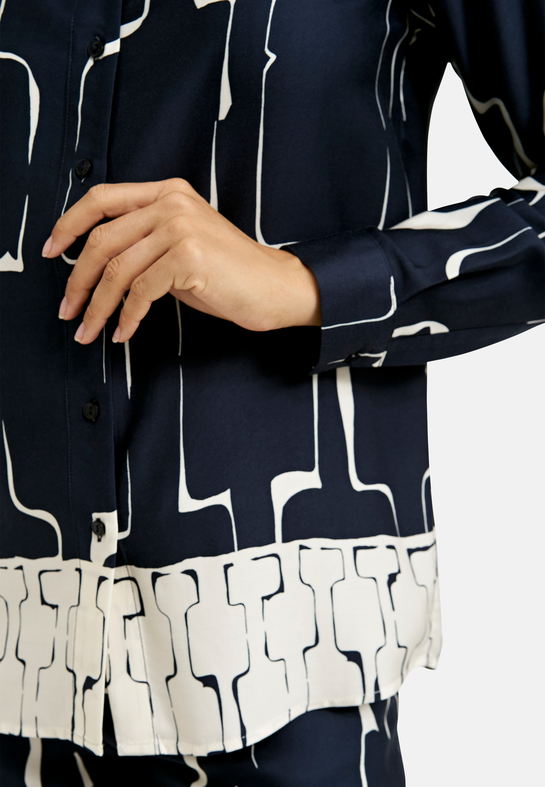 Blouse w collar and placket + 1/1 sleeves