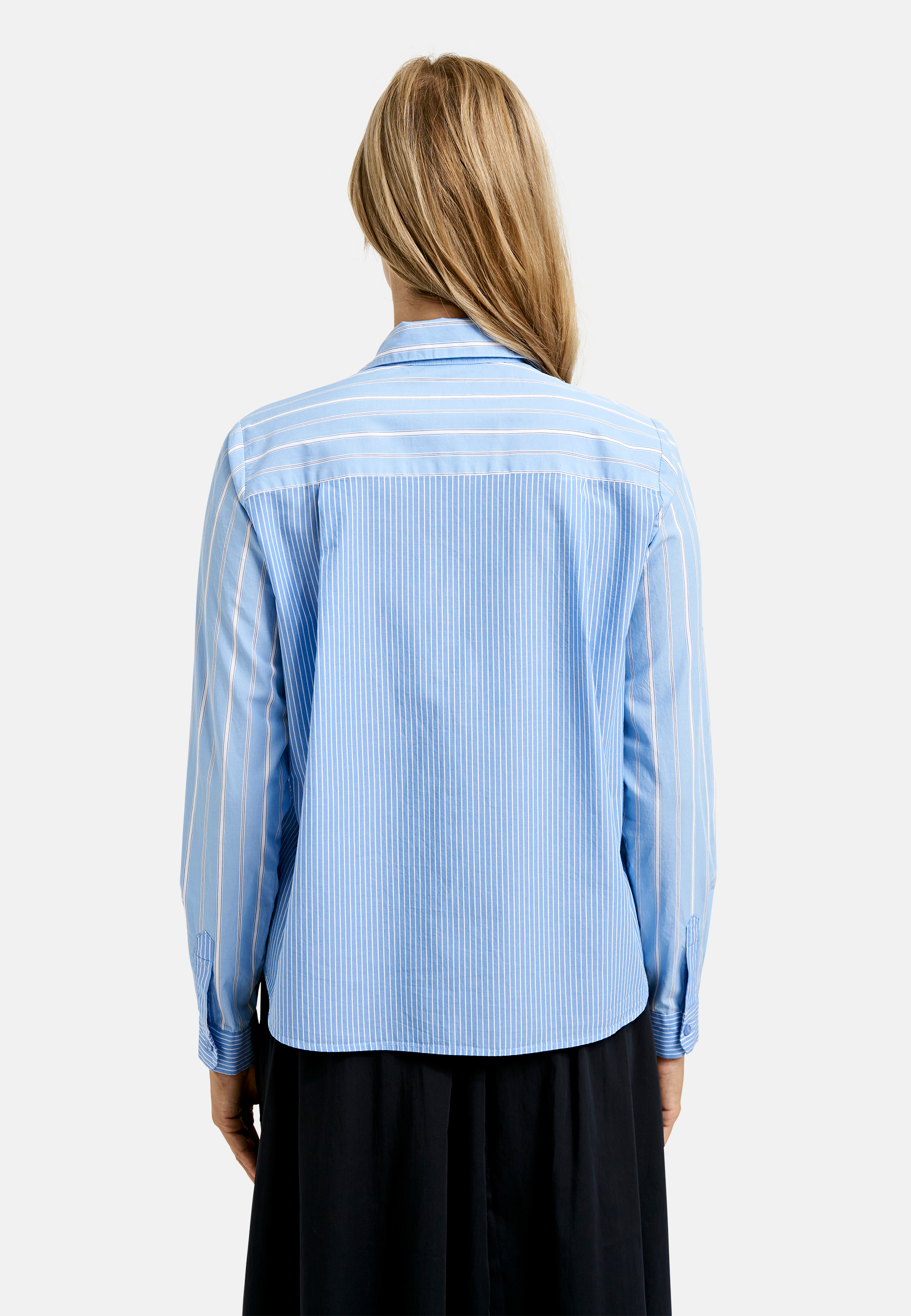 Blouse w collar + placket, chest pocket + 1/1 sleeves